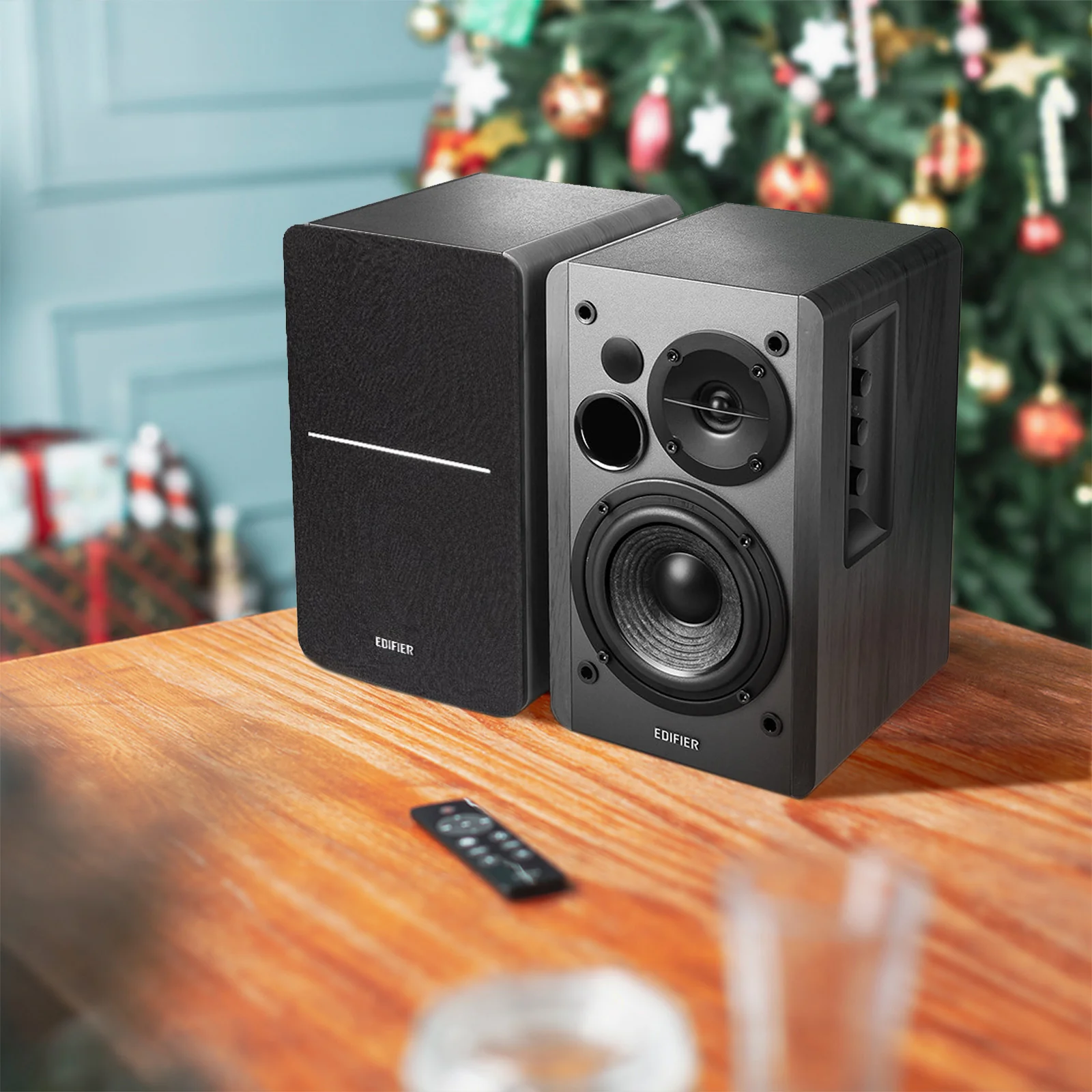 R1280DBs Modern Sound-Classic Design - Image 3