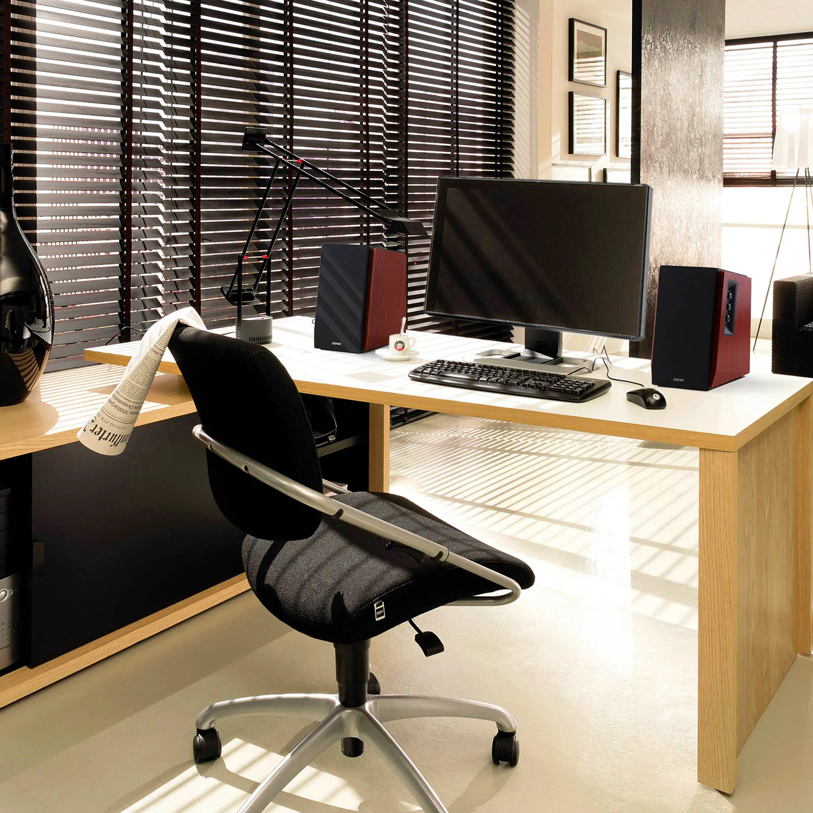 R1700BT Multifunctional speakers for your everyday needs - Image 4