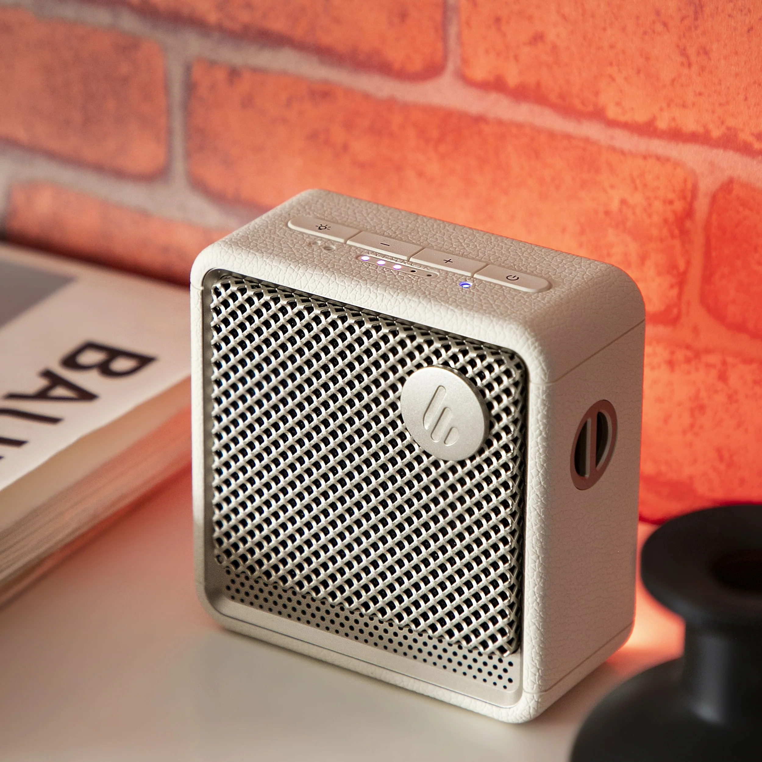 ES20 Portable Bluetooth Speaker - Image 7