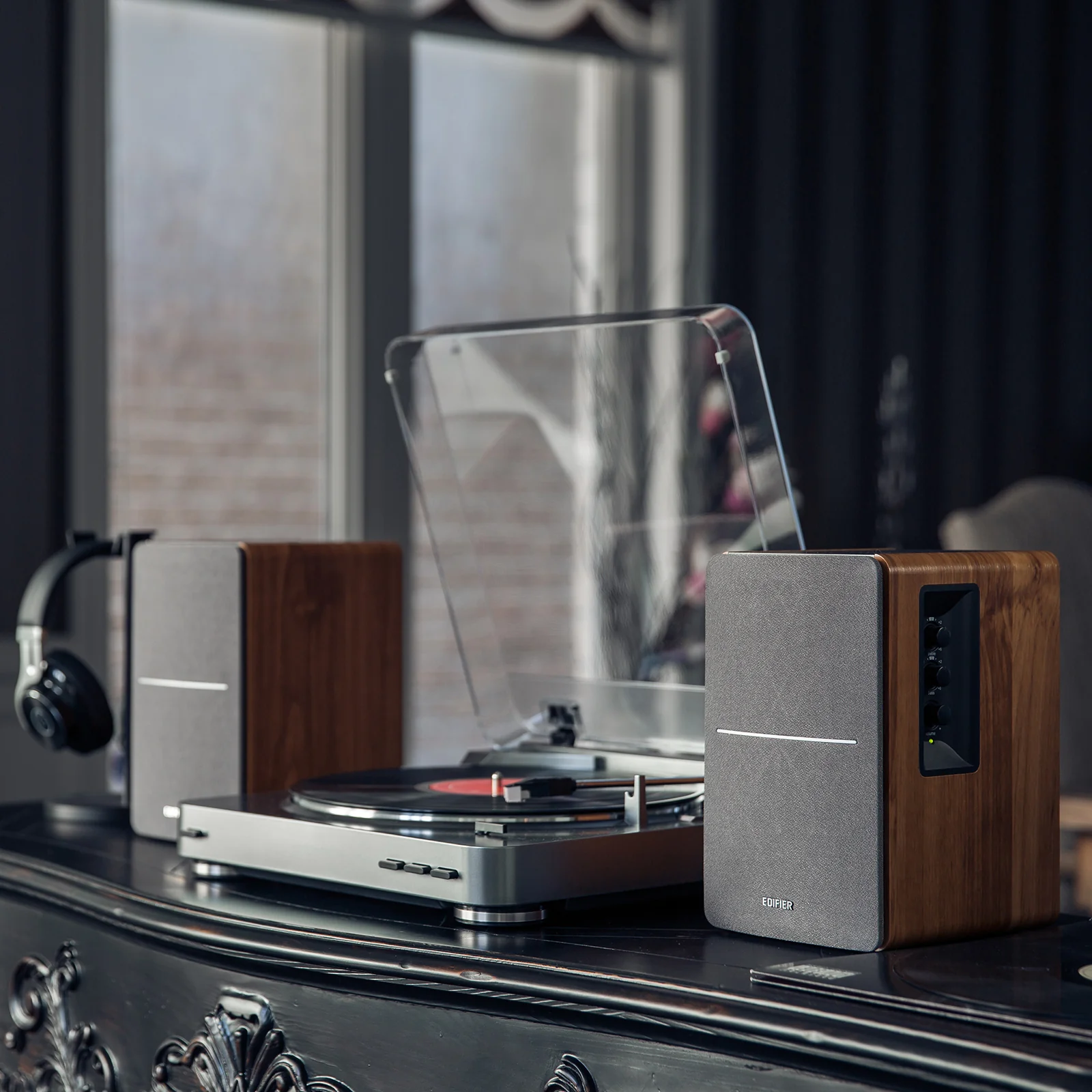 R1280T Powered Bookshelf Speakers - Image 7